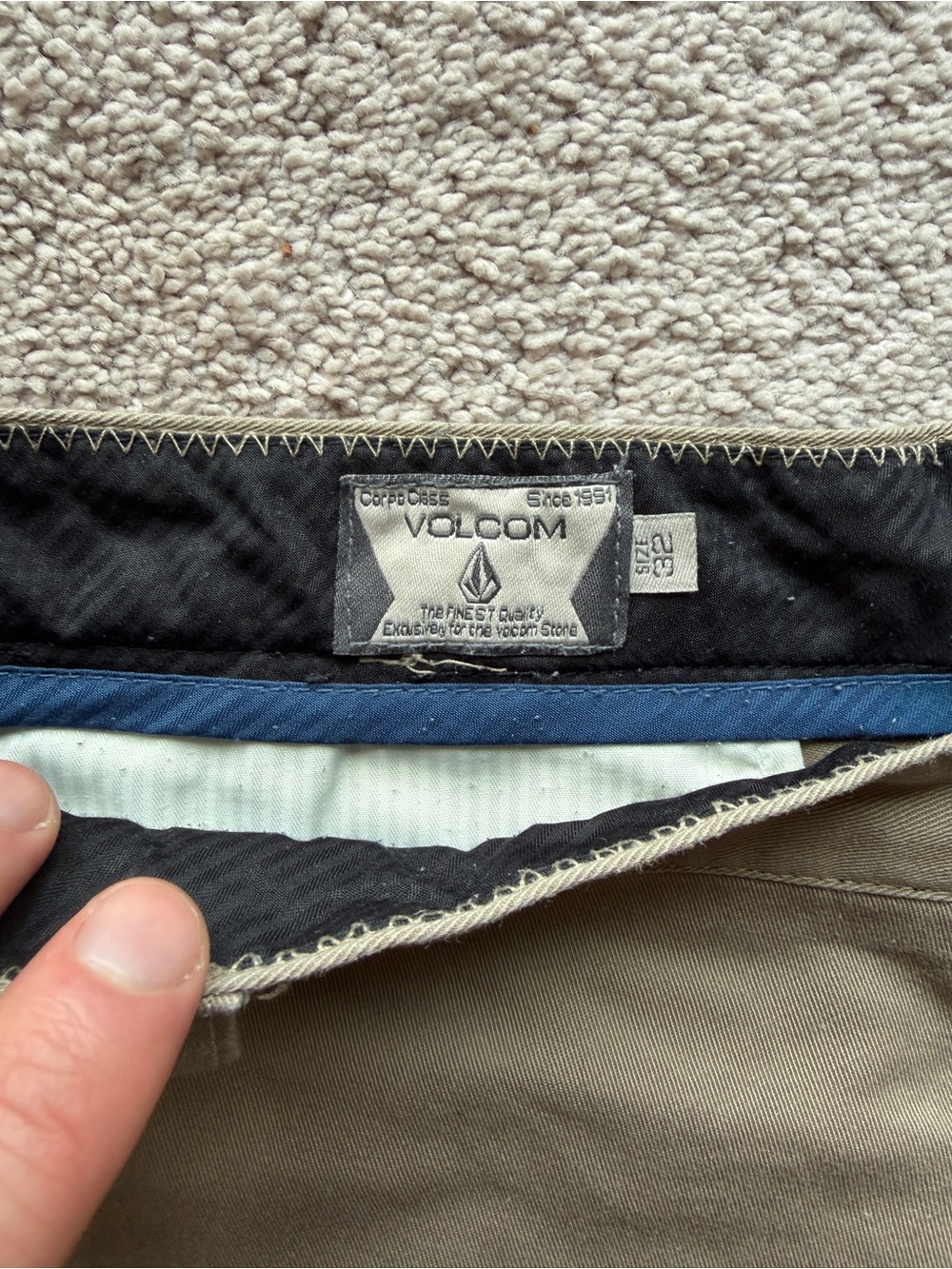 Volcom Chino Shorts - Picture 2 of 3